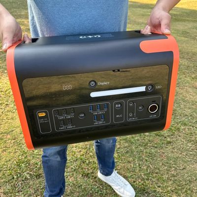 Ηλιακή γεννήτρια 2200W τροφοδοσία φορητό σταθμό ηλεκτρικής ενέργειας με καθαρό μετατροπέα κύματος sinus