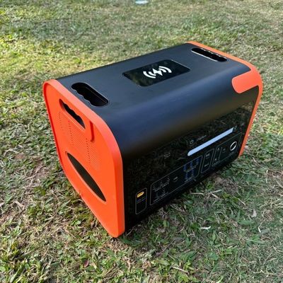 Καθαρός μετατροπέας κυμάτων αγκωνίων AT22 2200W LCD φορητή παροχή ενέργειας για το σπίτι εξωτερική κατασκήνωση