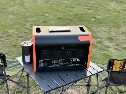Σύνθετο 2200W φορητό ηλιακό αποθηκευτικό σταθμό ηλεκτρικής ενέργειας Προσαρμογή κατά το αίτημά σας
