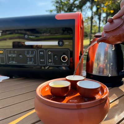 ΑΤ22 LiFePO4 2000W Υπερ-γρήγορη φόρτιση Φορητό κινητό σταθμό ηλεκτρικής ενέργειας AC έξοδος 220V εξωτερικό