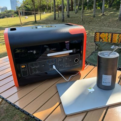 LiFePO4 Τύπος εξόδου 2000W Φορητή ηλιακή γεννήτρια 2200W Ηλιακό σταθμό ηλεκτρικής ενέργειας για το σπίτι
