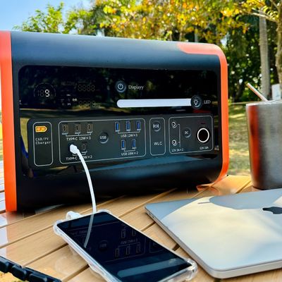 2200W σταθερή ισχύς Ηλιακό σταθμό παραγωγής ενέργειας ισχύς εξόδου 2200W ονομαστική ισχύς 2048wh