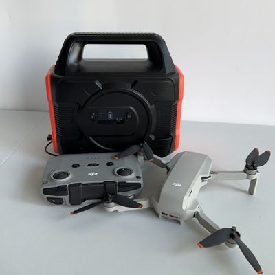 Ηλιακή γεννήτρια 300W AC DC Διπλή φόρτιση USB τύπου C για εξωτερικό σταθμό φόρτισης