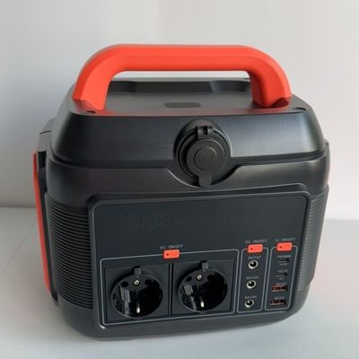 Μεταφορτωτής ηλιακός γεννήτης 600W με τύπου C USB DC AC έξοδος κινητής σταθμού ηλεκτρικής ενέργειας είναι MPPT