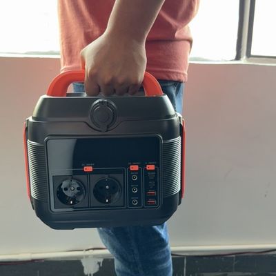 Μεταφορτωτής ηλιακός γεννήτης 600W με τύπου C USB DC AC έξοδος κινητής σταθμού ηλεκτρικής ενέργειας είναι MPPT