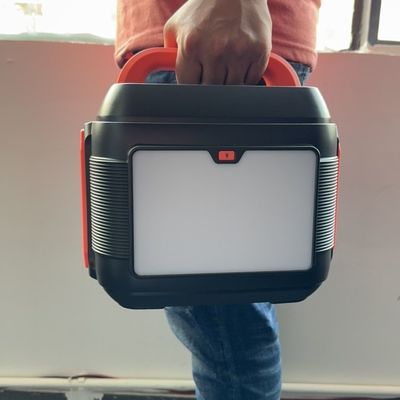 Μεταφορτωτής ηλιακός γεννήτης 600W με τύπου C USB DC AC έξοδος κινητής σταθμού ηλεκτρικής ενέργειας είναι MPPT