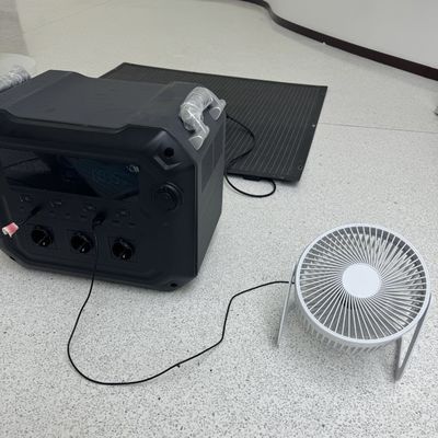 2500W AC Έκδοση 3600W Ηλιακός γεννήτης Φορητό σταθμό ηλεκτρικής ενέργειας για υπαίθριο κάμπινγκ / RV