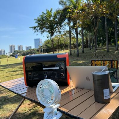 220V±5% AC Απόδοση 2200W Φορητή τροφοδοσία για επείγουσες ανάγκες στο σπίτι και για κάμπινγκ