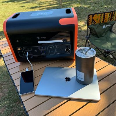 2200W συνεχής ισχύς μπορεί να οδηγήσει σε 4000W υψηλής χωρητικότητας πορτοκαλί εξωτερικό σταθμό ηλεκτροπαραγωγής οχημάτων