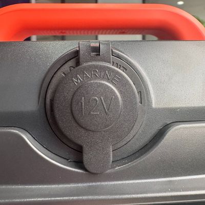 110V/220V Υποστήριξη φορητού σταθμού ηλεκτρικής ενέργειας με 600W/1500W έξοδο και DC 12-13V 10A