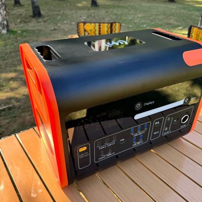 40ah/110V/220V Κινητό επαναφορτιζόμενο 2200W Εξωτερικό καταυλισμό Ηλεκτρική ενέργεια από μπαταρία λιθίου Φορητό σταθμό ηλεκτρικής ενέργειας