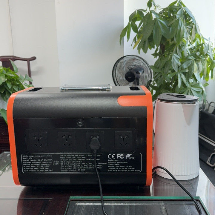 Ηλιακή γεννήτρια 100W τύπου C 2200W για υπαίθριες κατασκηνώσεις και ενέργεια έκτακτης ανάγκης