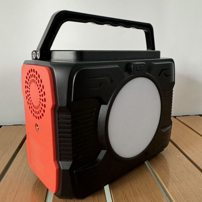 200W AC Output Φορητό Ηλιακό Σταθμό Ηλιακής Ενέργειας 110/220V-50Hz/60Hz 173wh Λυθίου μπαταρία
